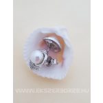 Ezüst édesvizi tenyésztett gyöngyös fülbevaló-medál szett