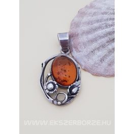 Borostyán köves ezüst medál