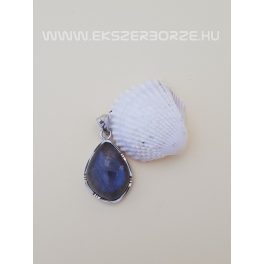 Csepp alakú labradorit medál ezüst kerettel