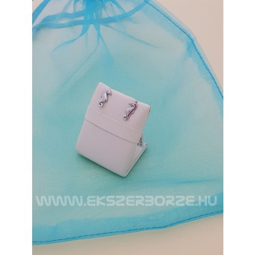 Csikóhal alakú bedugós fülbevaló