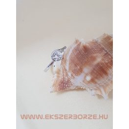Ezüst eljegyzési gyűrű cirkónia kövekkel
