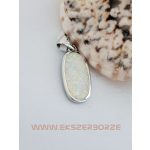 Opál köves kör alakú ezüst medál