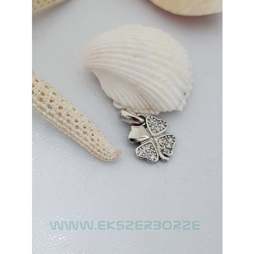 Négylevelű lóhere szerencsehozó medál