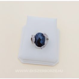 Ezüst gyűrű fekete és fehér cirkónia kövekkel