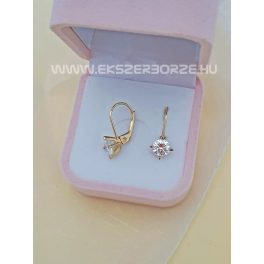 Csillogó arany köves fülbevaló