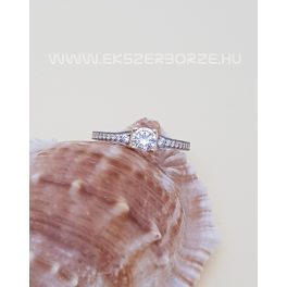 Egyköves arany eljegyzési gyűrű