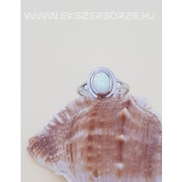 Fehér  arany gyűrű opál kővel