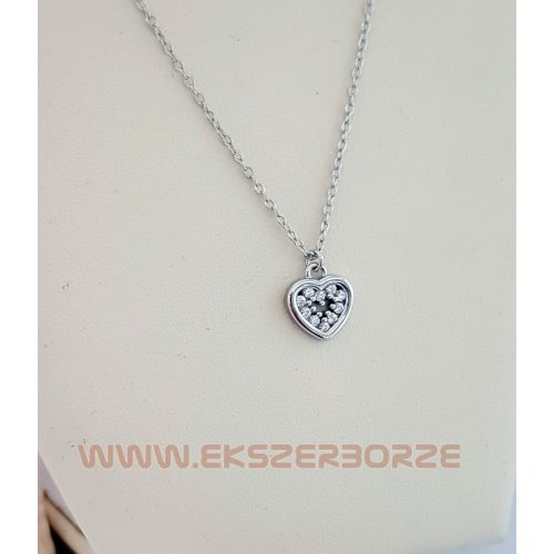 Szív alakú ezüst betétes nyakék